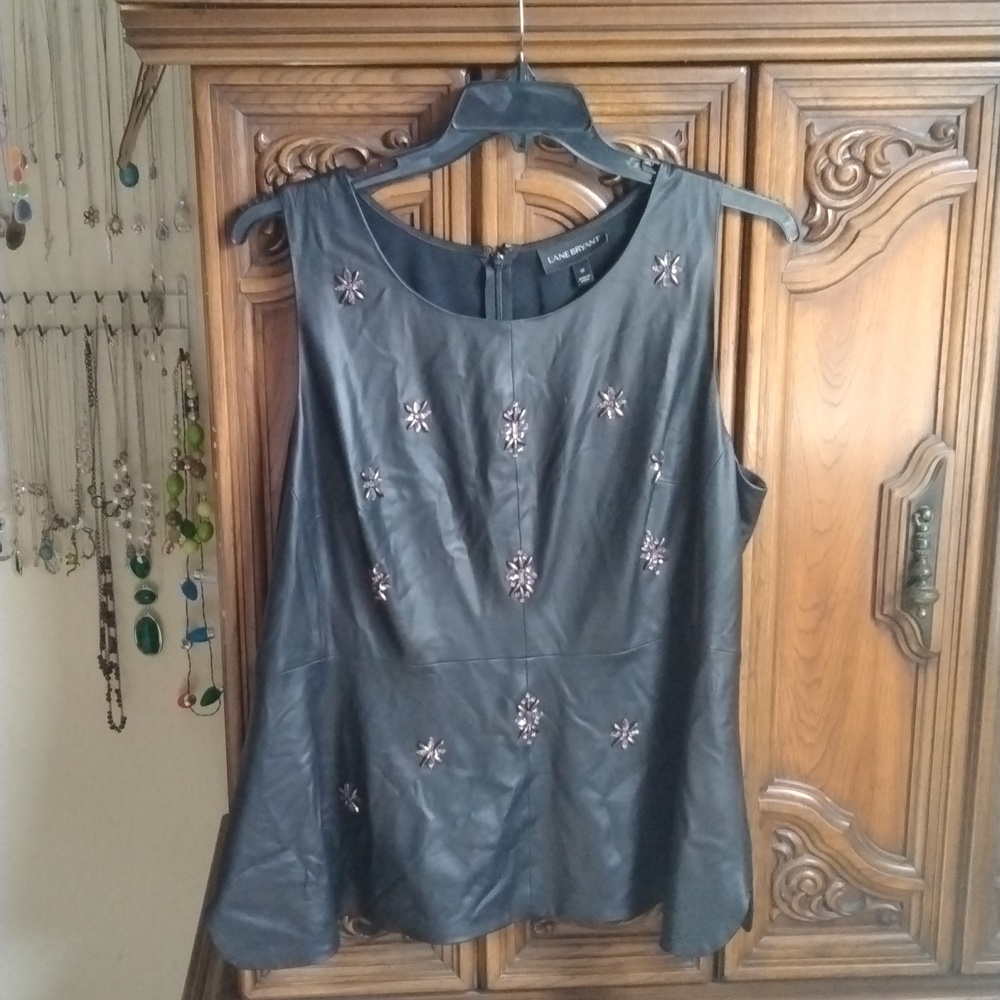 Women's black tank top